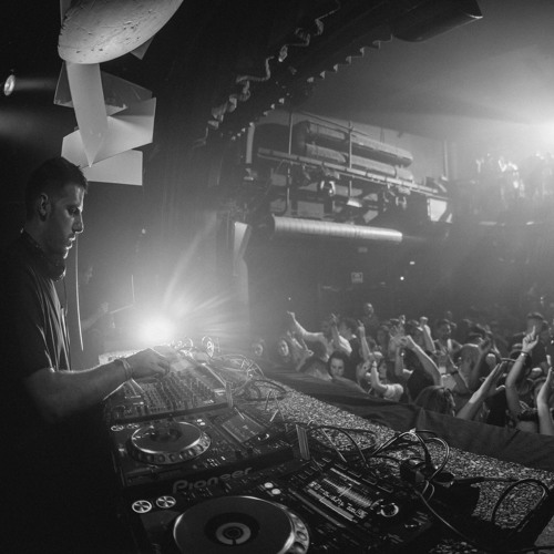 download → Andres Campo - live at Club4, Barcelona - 11-May-2017 download → Andres Campo - live at Club4, Barcelona - 11-May-2017