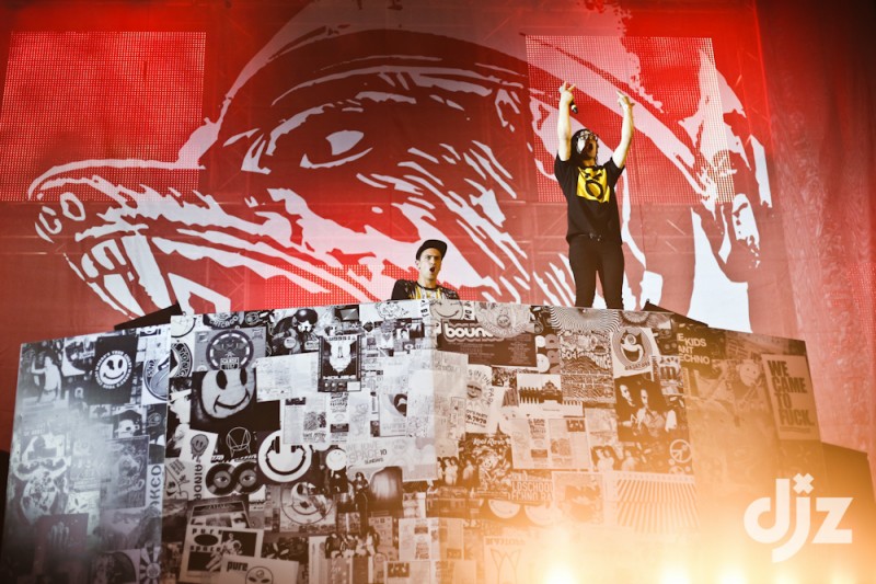 download → Dog Blood (Boys Noize & Skrillex) - Live 7AM DJ Set at Monegros Desert Festival - 19-Jul-2014 download → Dog Blood (Boys Noize & Skrillex) - Live 7AM DJ Set at Monegros Desert Festival - 19-Jul-2014