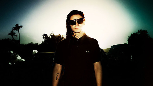 download → Skrillex - Essential Mix (BBC Radio1) - 15-Jun-2013