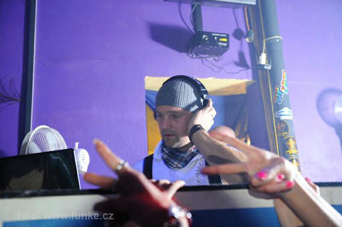 Chris Bau, Bulgaria