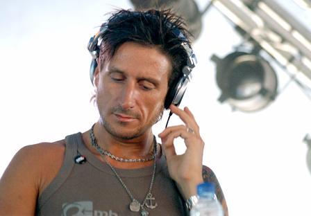 http://www.tribalmixes.com/pic/dj/marco-bailey-large.jpg